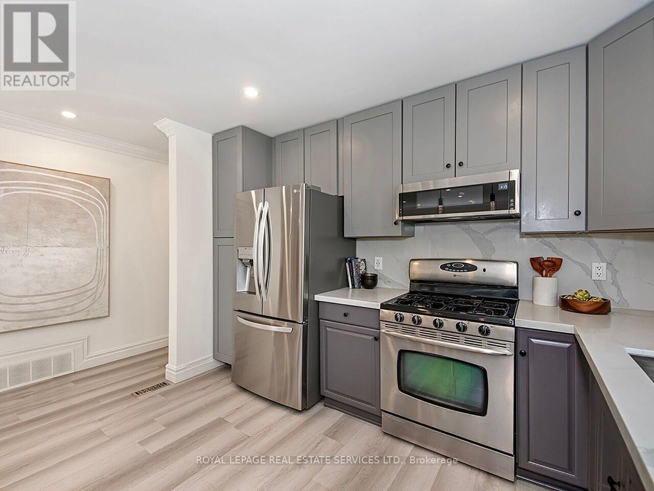 35 Fernalroy Boulevard, Toronto, Ontario  M8Z 3W2 - Photo 17 - W13779086