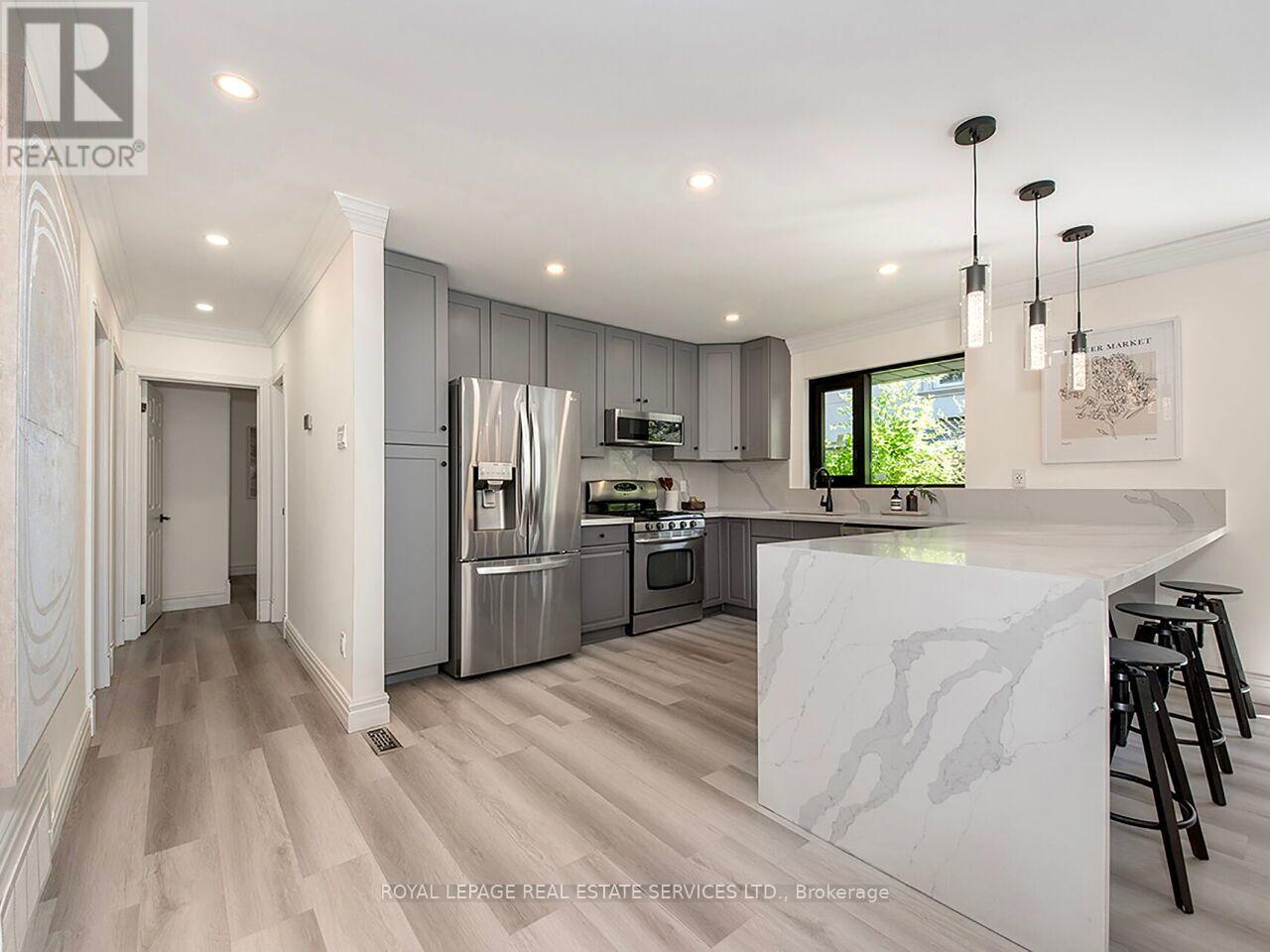 35 Fernalroy Boulevard, Toronto, Ontario  M8Z 3W2 - Photo 18 - W13779086