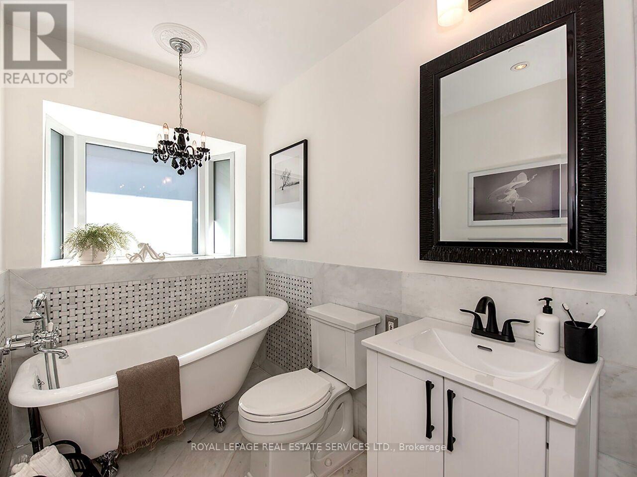 35 Fernalroy Boulevard, Toronto, Ontario  M8Z 3W2 - Photo 25 - W13779086