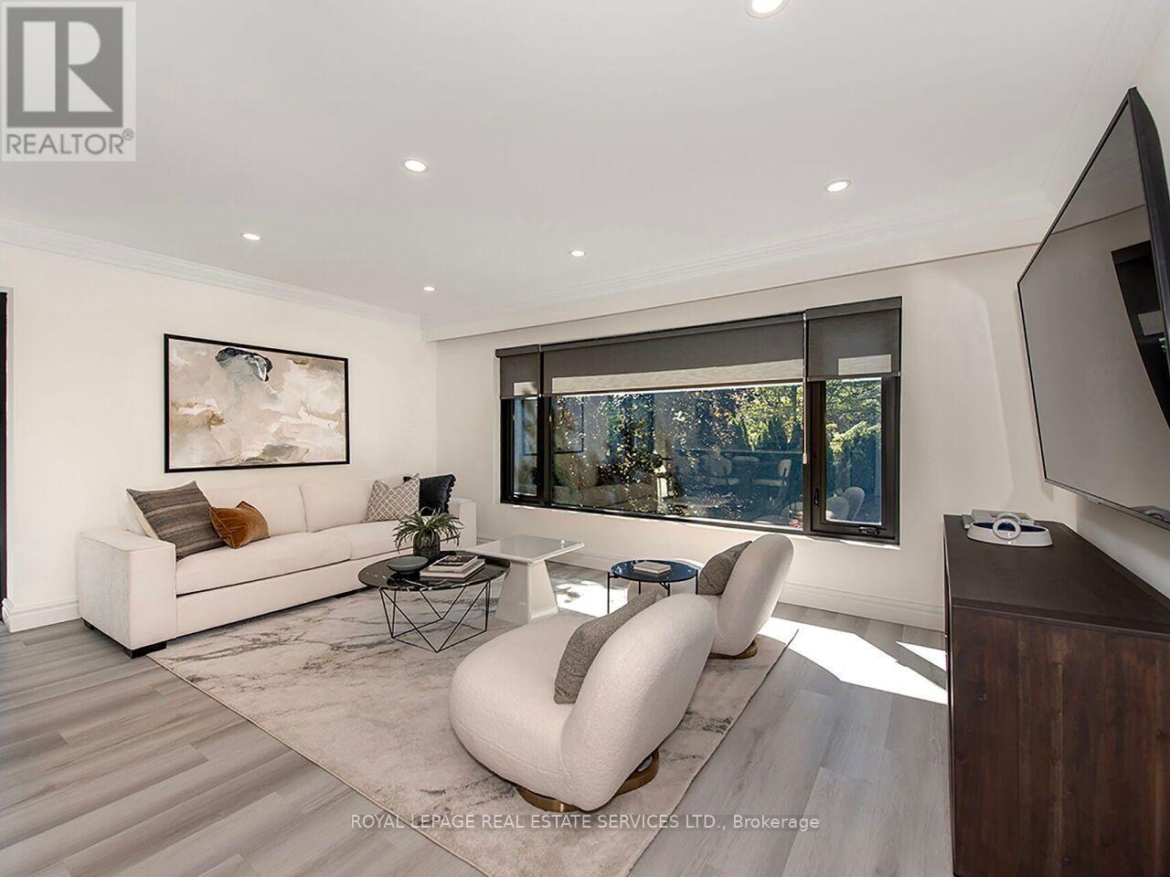 35 Fernalroy Boulevard, Toronto, Ontario  M8Z 3W2 - Photo 7 - W13779086