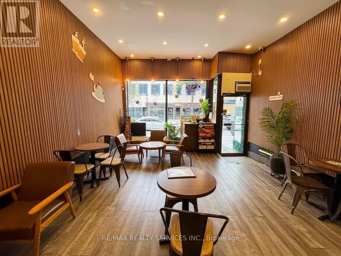 13 Queen Street W, Brampton, Ontario L6Y 1L9 - Photo 4 - W13779144