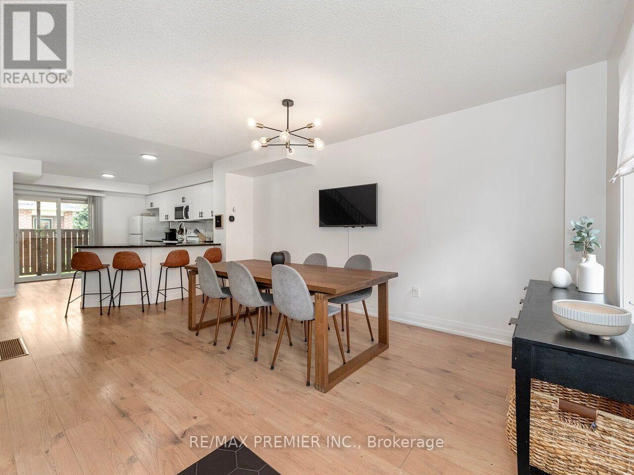 48 Odoardo Di Santo Circle, Toronto, Ontario  M3L 0E7 - Photo 5 - W13779152