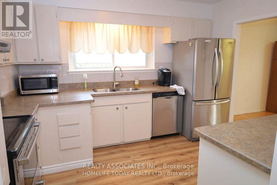 285 Bartley Bull Parkway, Brampton, Ontario  L6W 2L2 - Photo 4 - W13779246