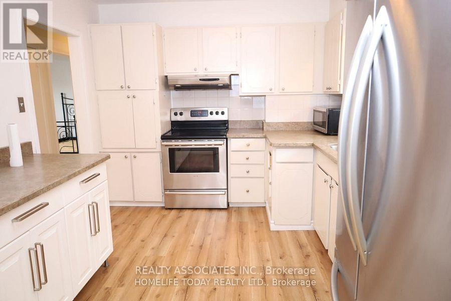 285 Bartley Bull Parkway, Brampton, Ontario  L6W 2L2 - Photo 5 - W13779246