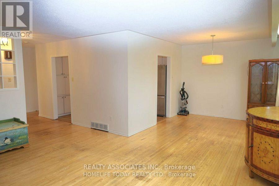 285 Bartley Bull Parkway, Brampton, Ontario  L6W 2L2 - Photo 8 - W13779246
