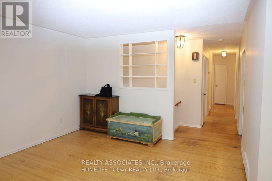 285 Bartley Bull Parkway, Brampton, Ontario  L6W 2L2 - Photo 9 - W13779246