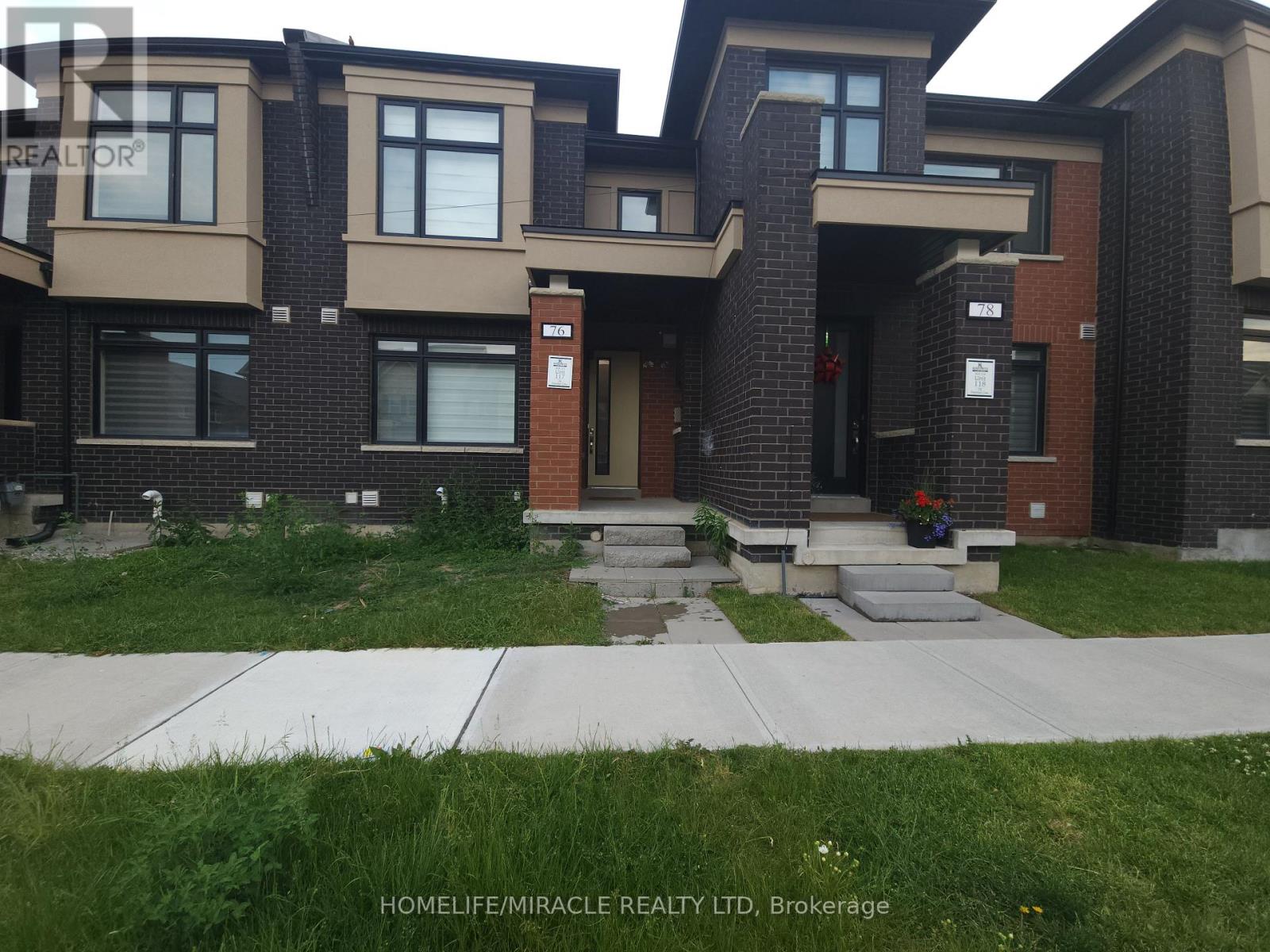 76 Pearman Crescent, Brampton, Ontario  L7A 4Y9 - Photo 4 - W13779278