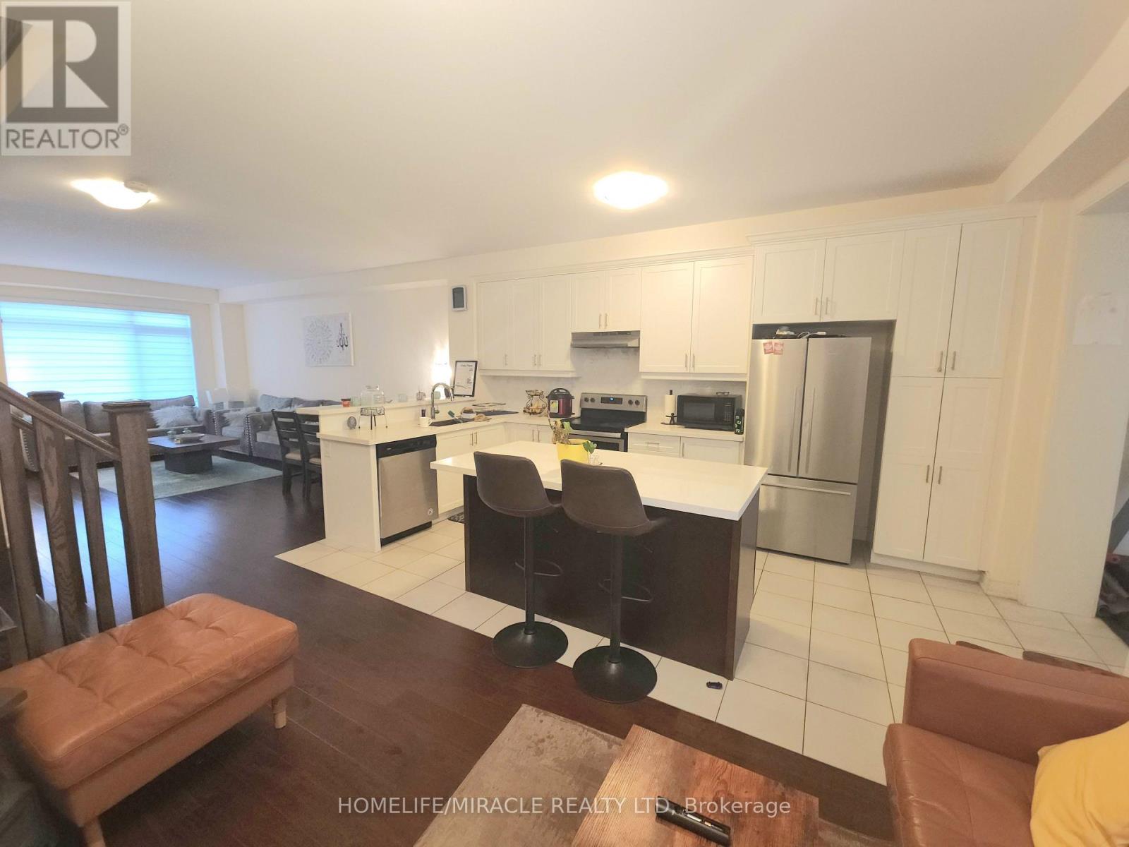 76 Pearman Crescent, Brampton, Ontario  L7A 4Y9 - Photo 6 - W13779278