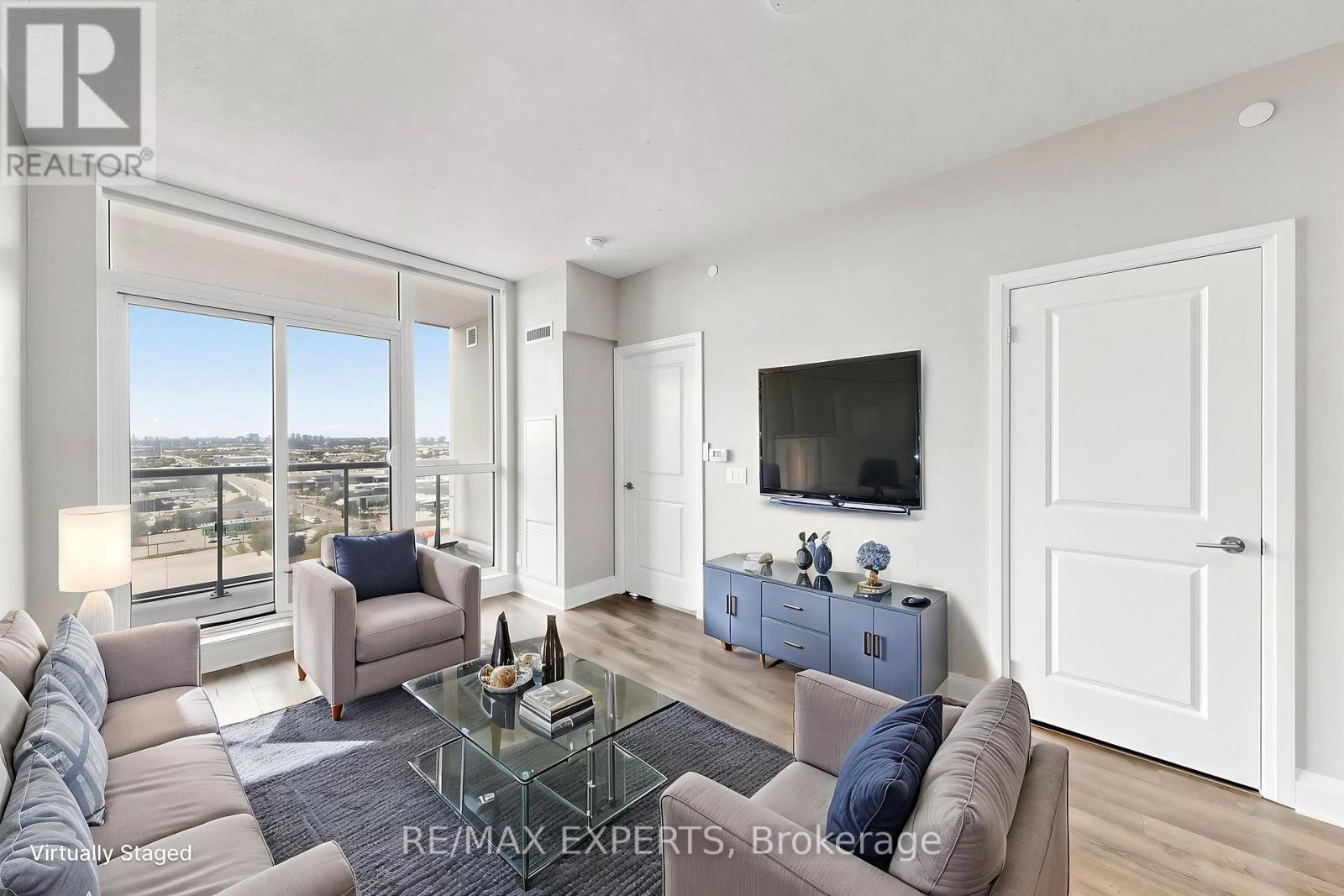 2108 - 15 Zorra Street, Toronto, Ontario M8Z 0C1 - Photo 3 - W13779314