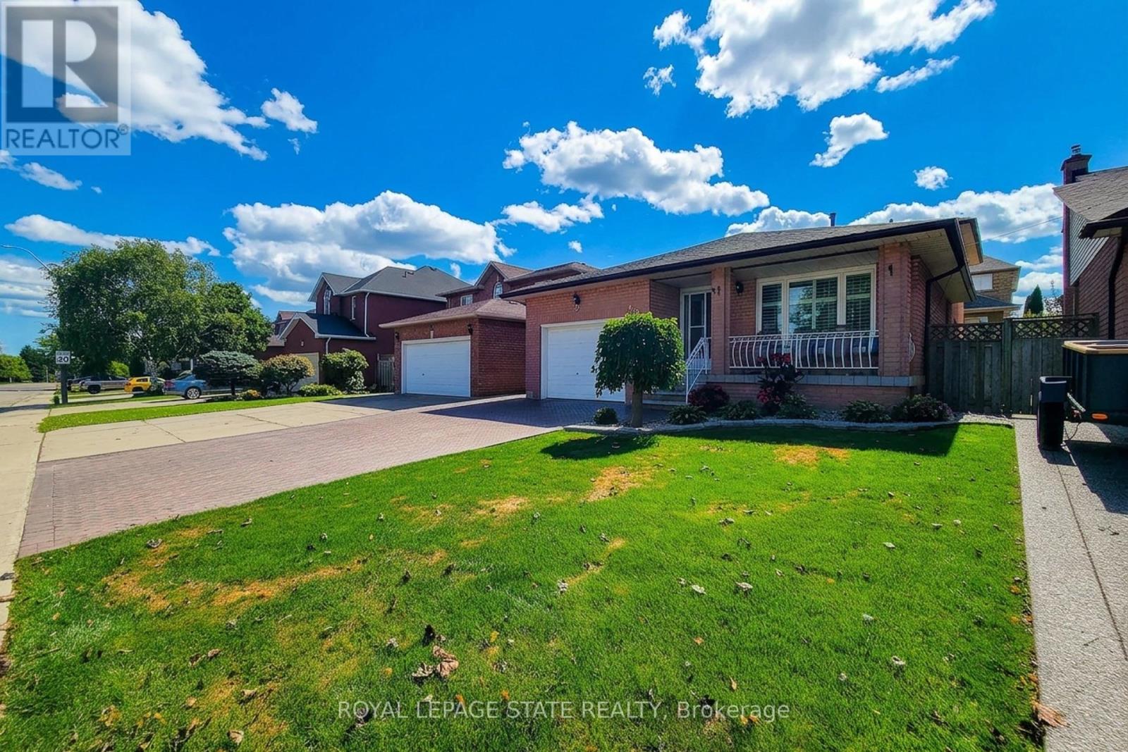 276 Greencedar Drive, Hamilton, Ontario  L9C 6S9 - Photo 3 - X13779010
