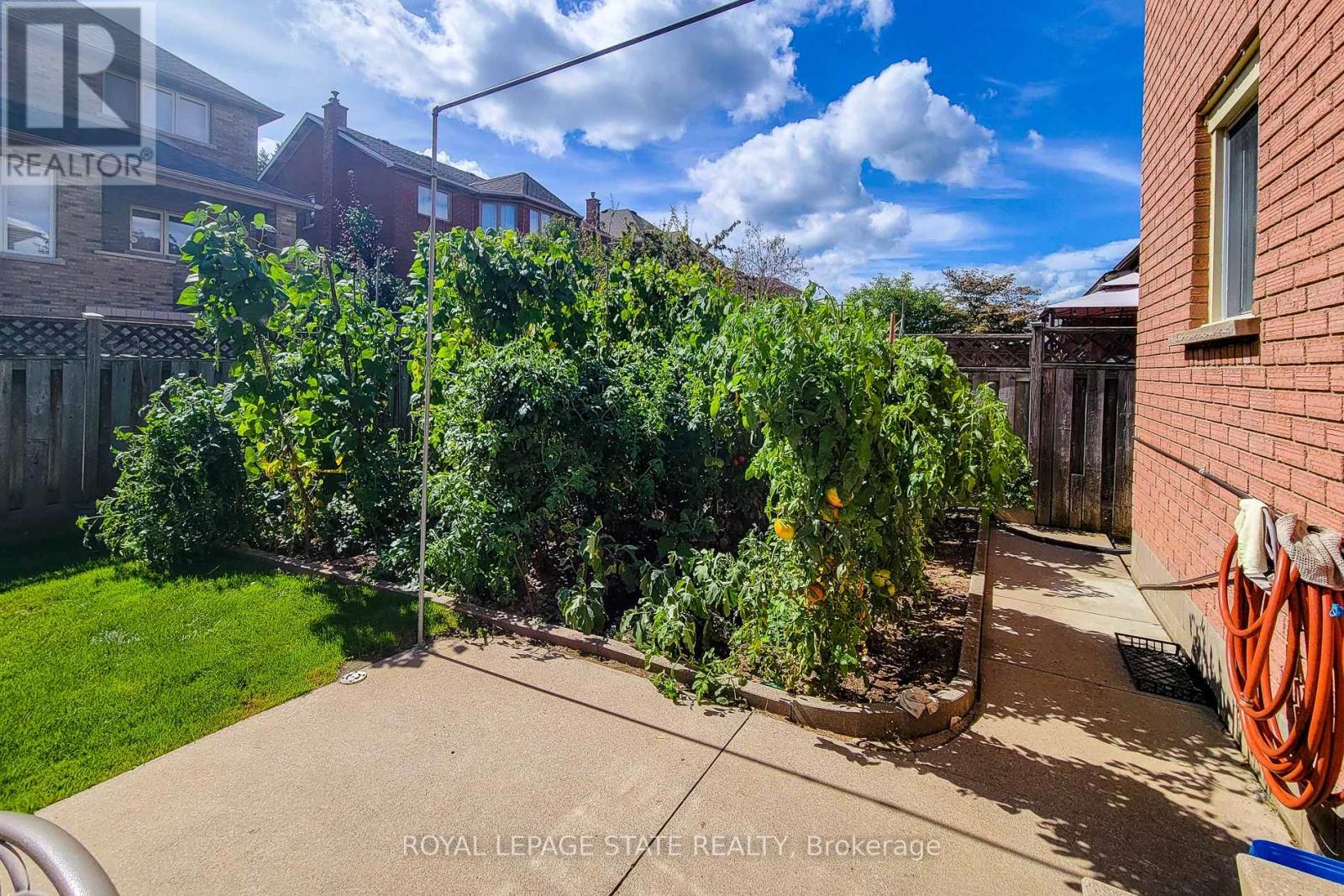 276 Greencedar Drive, Hamilton, Ontario  L9C 6S9 - Photo 7 - X13779010