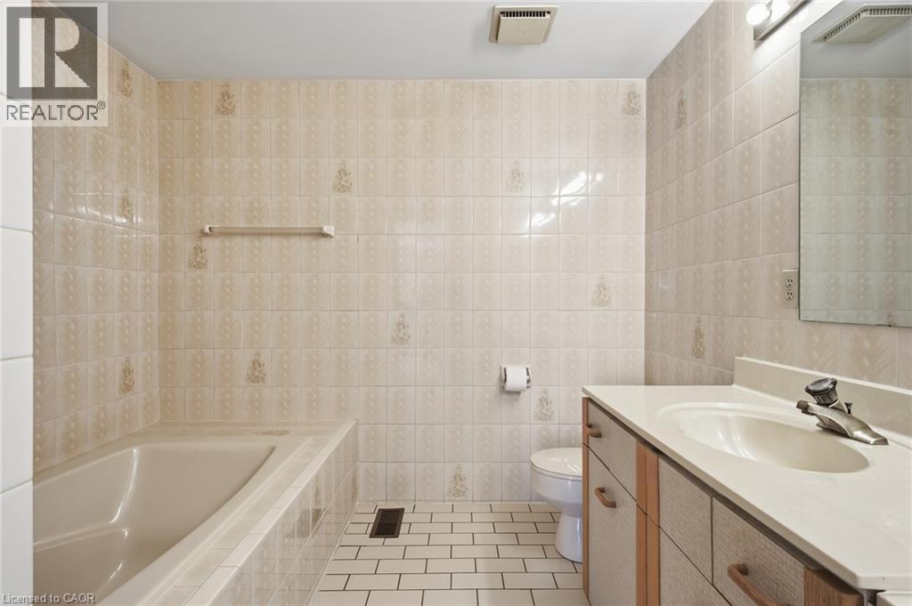 527 Anndale Court, Waterloo, Ontario  N2K 2R1 - Photo 23 - 40859077