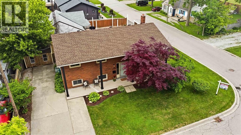 2722 John STREET Sarnia Ontario Canada N0N1C0 3