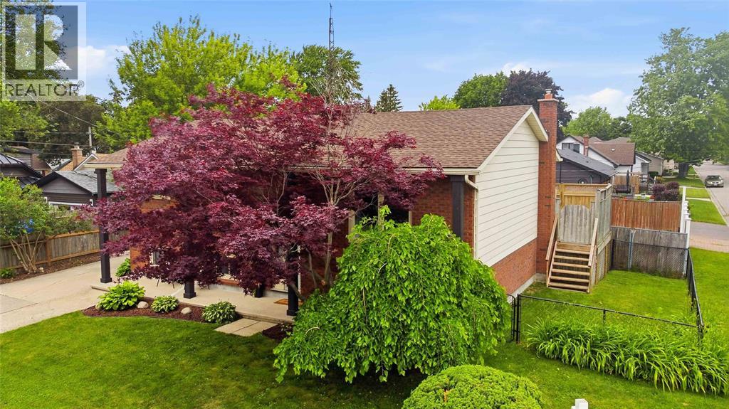 2722 John STREET Sarnia Ontario Canada N0N1C0 5