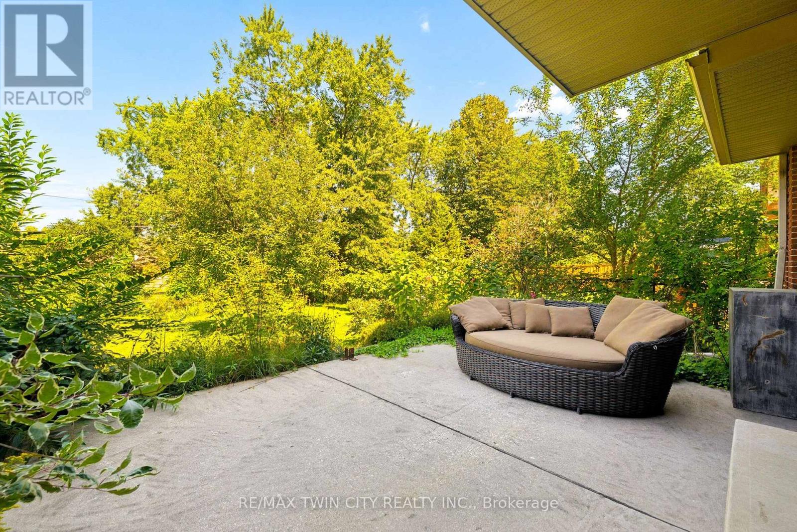 142 Carson Drive, Kitchener, Ontario  N2B 2Z2 - Photo 32 - X13719004