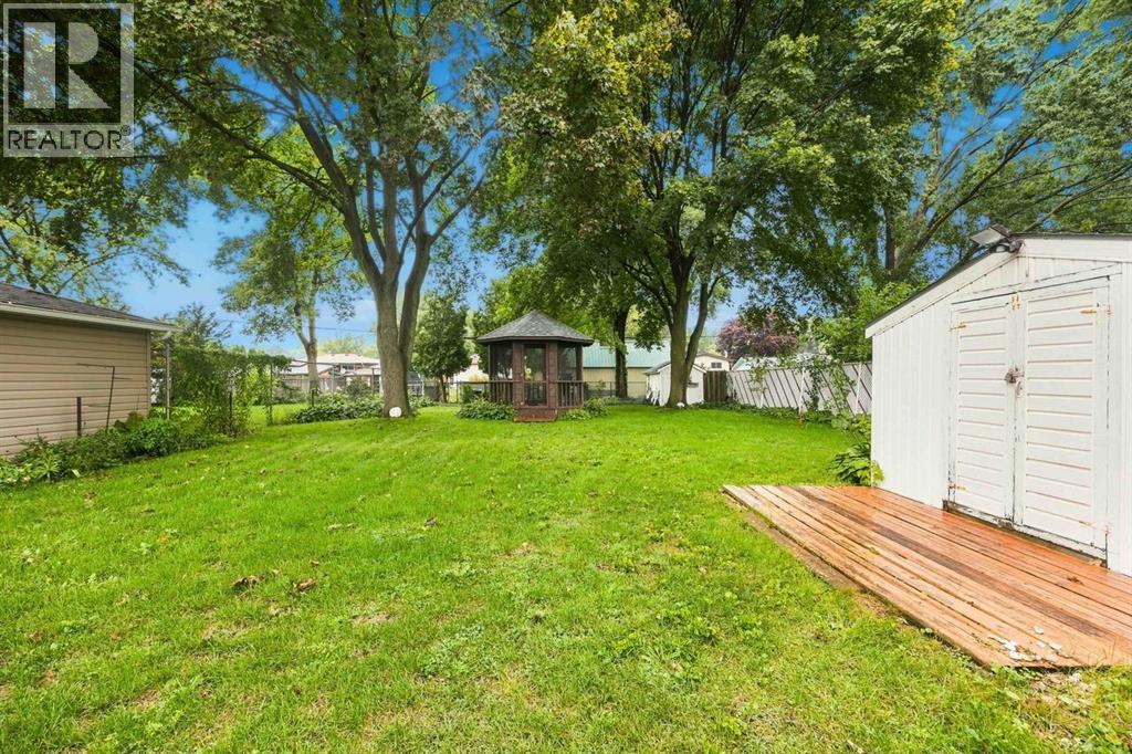 714 Victoria AVENUE photo 31