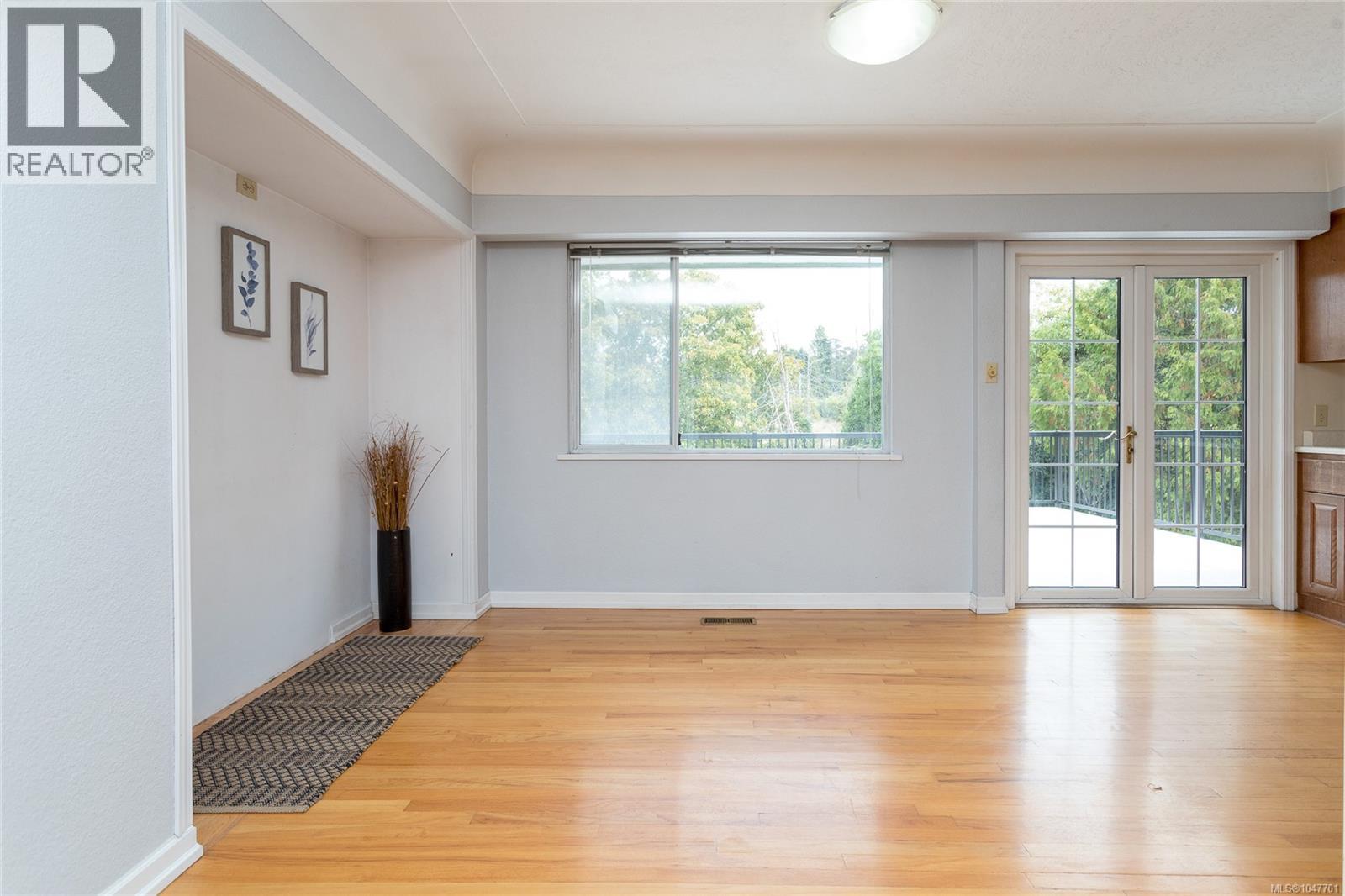 4141 Hawkes Ave, Saanich, British Columbia  V8Z 3Y9 - Photo 13 - 1047701