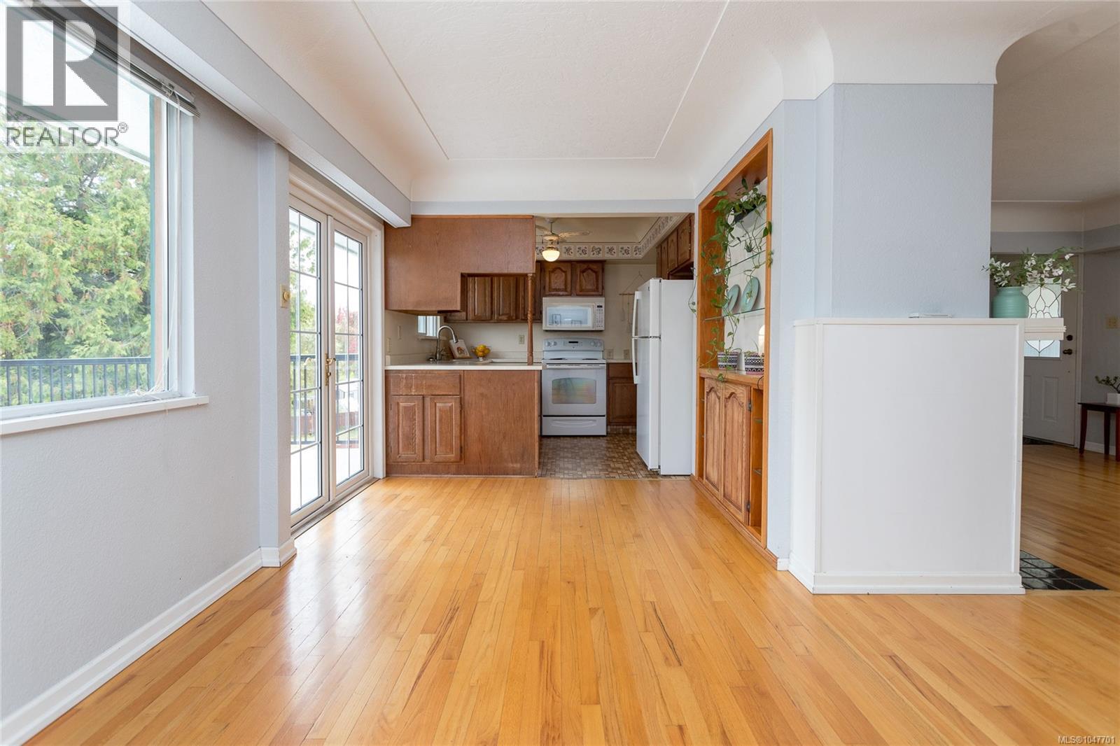 4141 Hawkes Ave, Saanich, British Columbia  V8Z 3Y9 - Photo 14 - 1047701