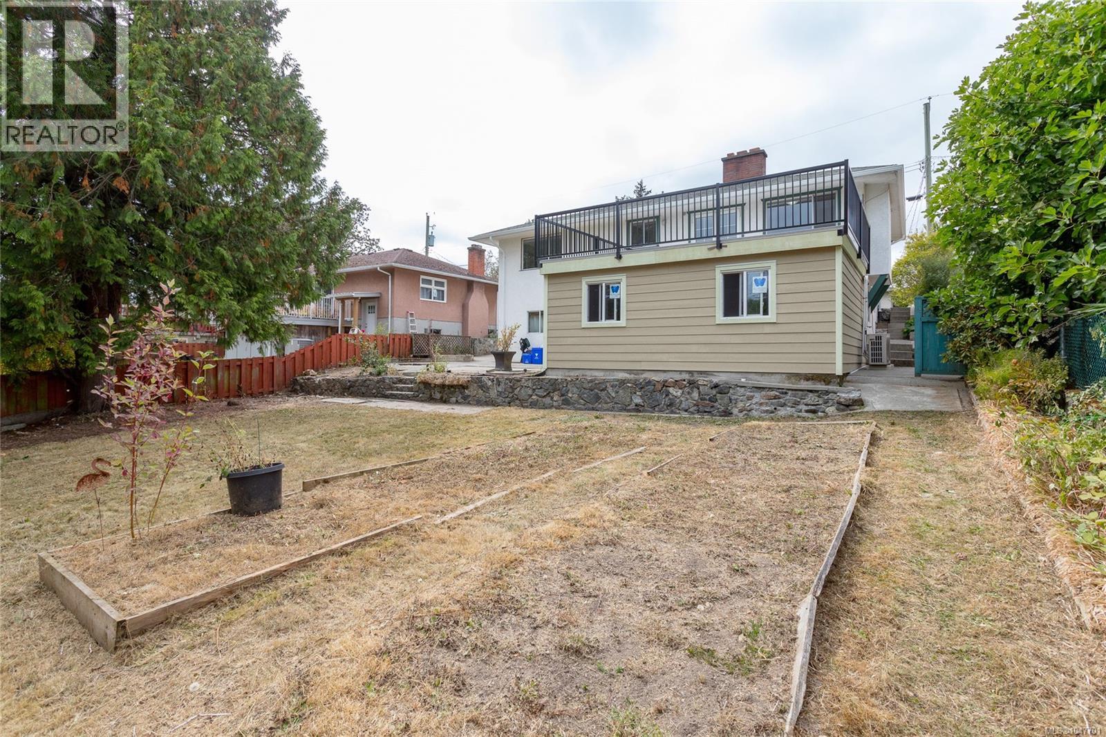 4141 Hawkes Ave, Saanich, British Columbia  V8Z 3Y9 - Photo 42 - 1047701