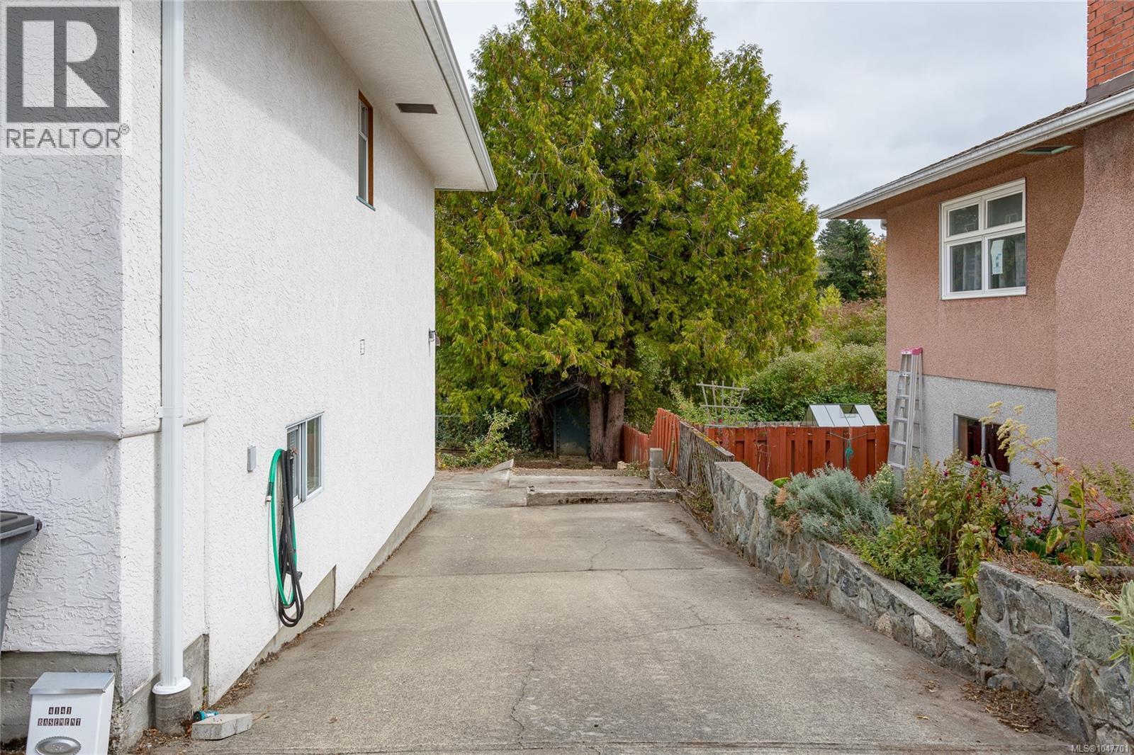4141 Hawkes Ave, Saanich, British Columbia  V8Z 3Y9 - Photo 43 - 1047701