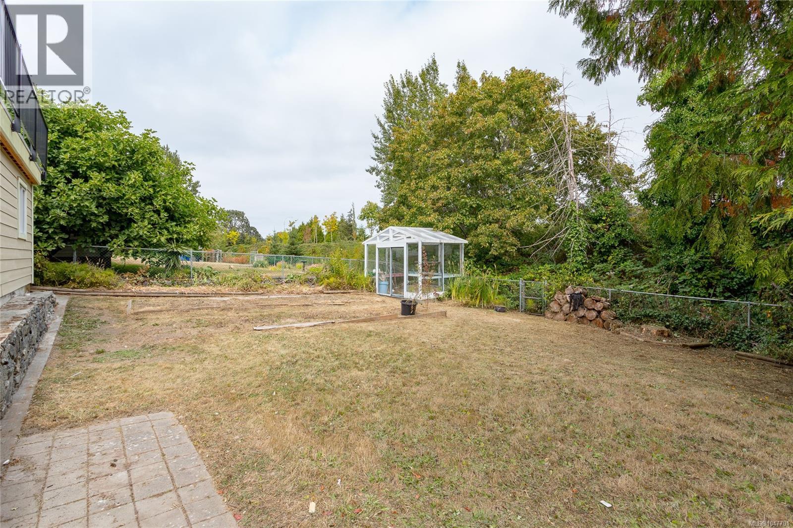 4141 Hawkes Ave, Saanich, British Columbia  V8Z 3Y9 - Photo 46 - 1047701