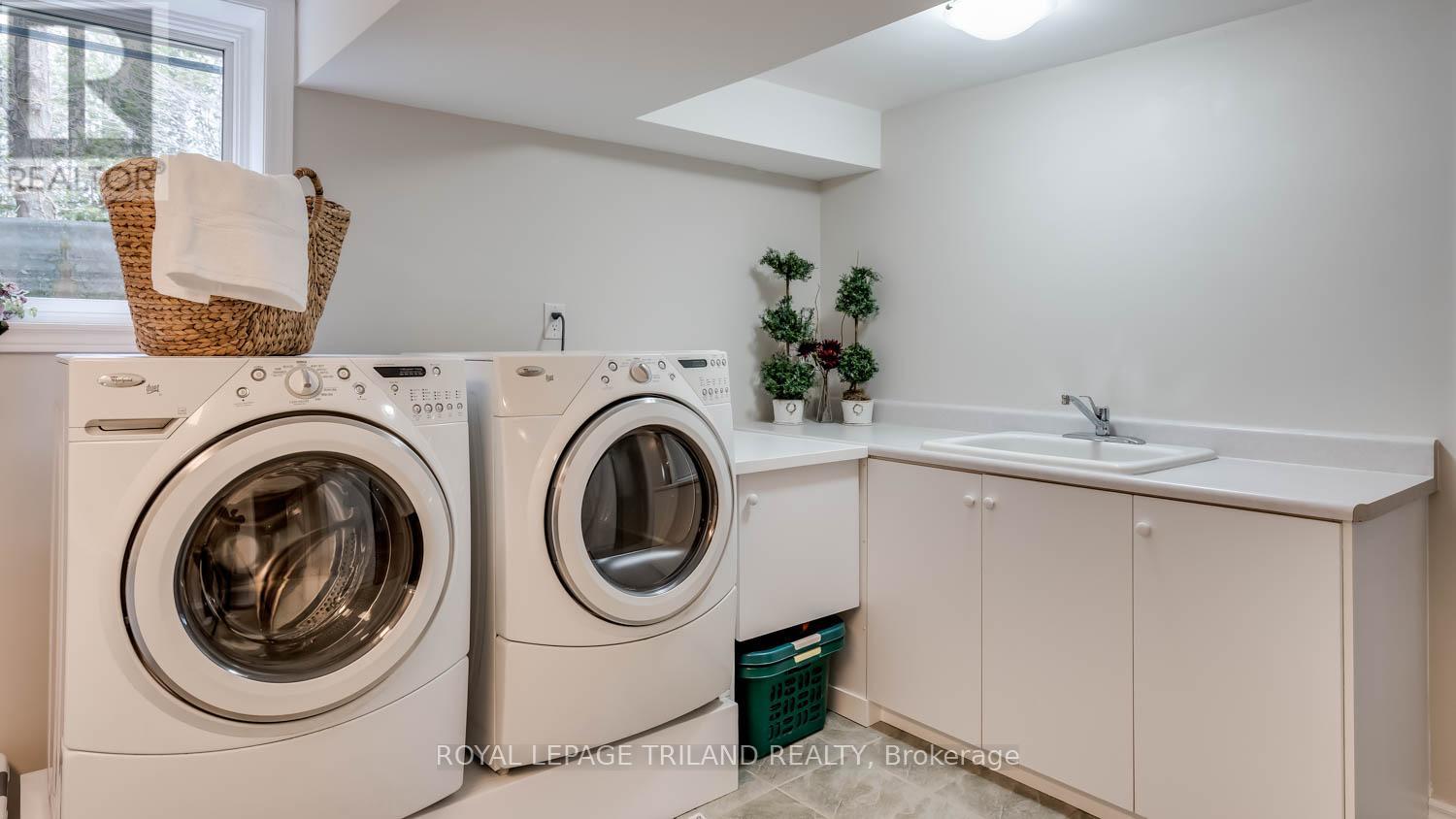2416 Sunningdale Road W, London North, Ontario  N6H 5L2 - Photo 25 - X13779360