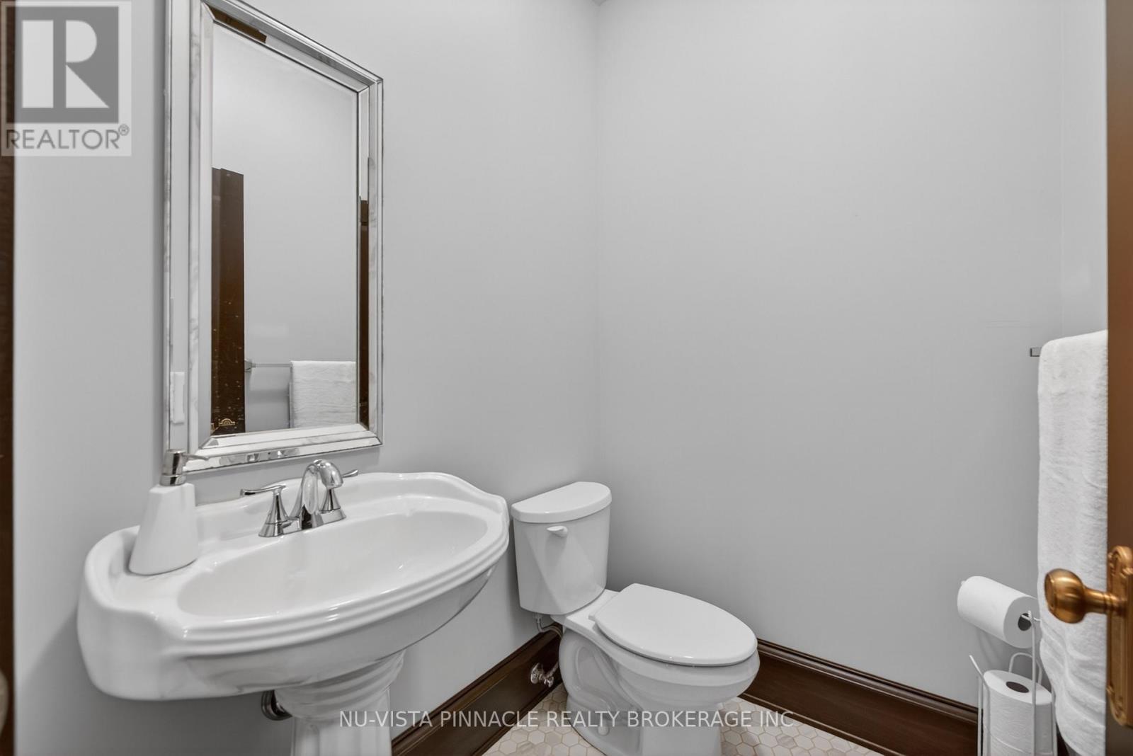 9082 Ferne Drive, Strathroy-Caradoc, Ontario  N0L 1W0 - Photo 33 - X13779510