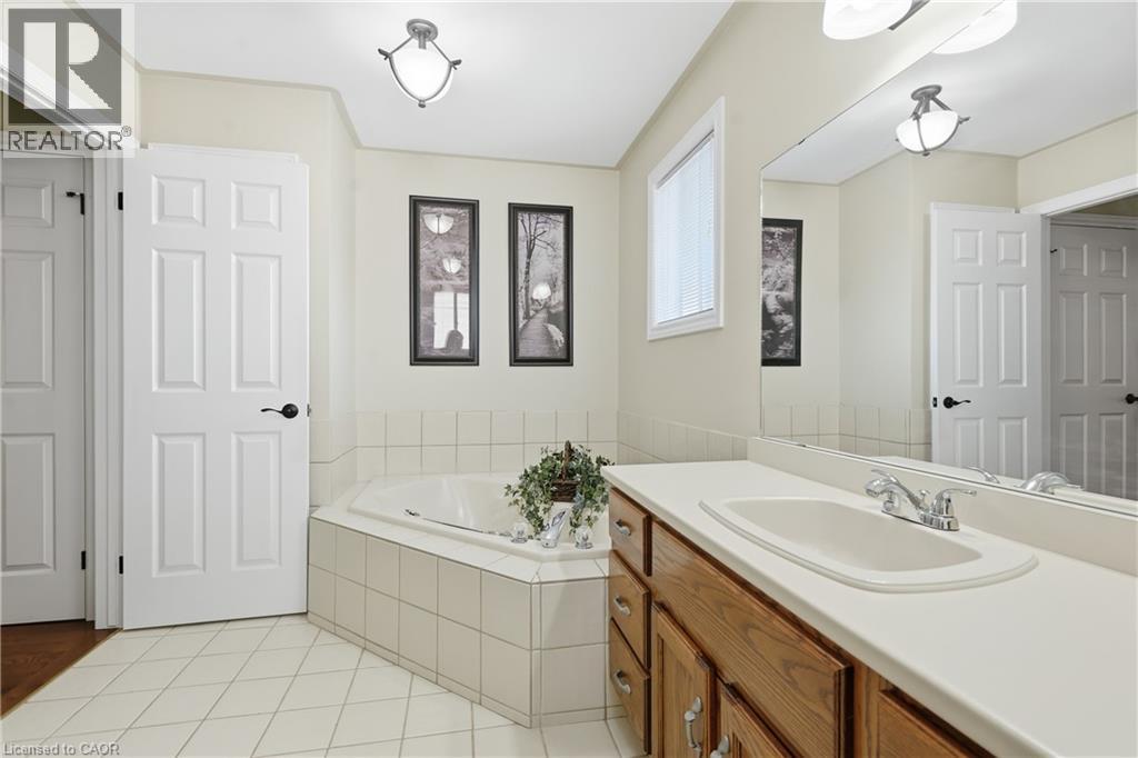 12 Harvest Oak Drive, Welland, Ontario  L3C 6Z1 - Photo 27 - 40862151