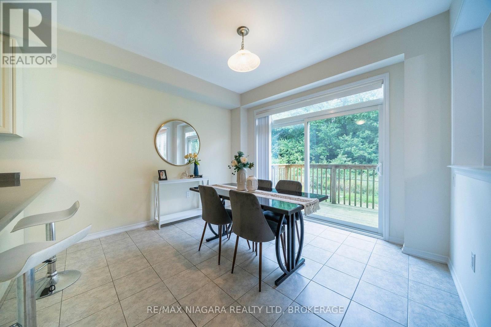 8707 Chickory Trail, Niagara Falls (Brown), Ontario L2H 3S4 - Photo 14 - X13779474