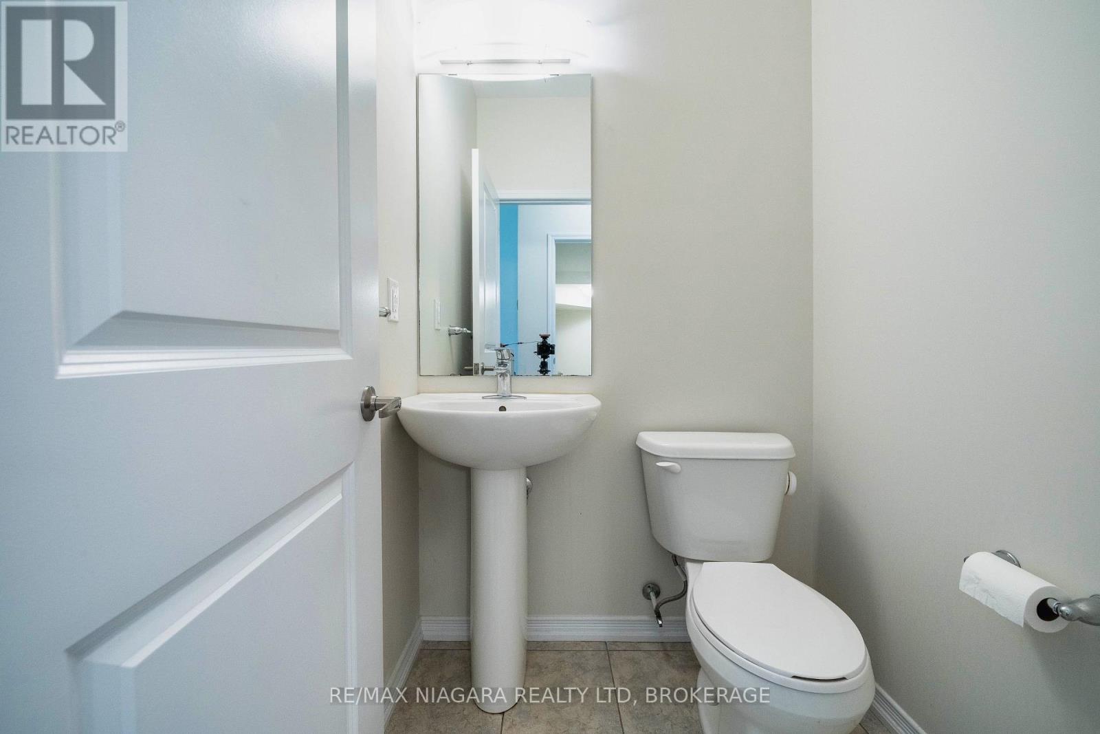 8707 Chickory Trail, Niagara Falls (Brown), Ontario L2H 3S4 - Photo 8 - X13779474