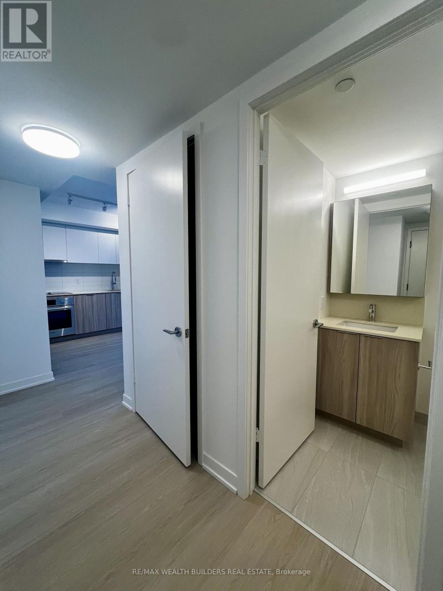 2205 - 15 David Salomon Drive, Toronto, Ontario  M3C 1E7 - Photo 5 - C13779348