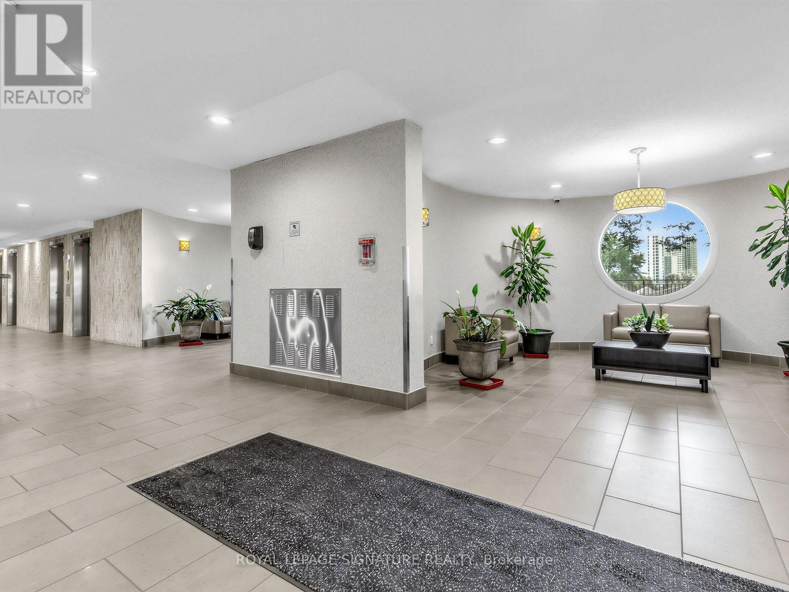 1703 - 5 Parkway Forest Drive, Toronto, Ontario  M2J 1L2 - Photo 2 - C13779358