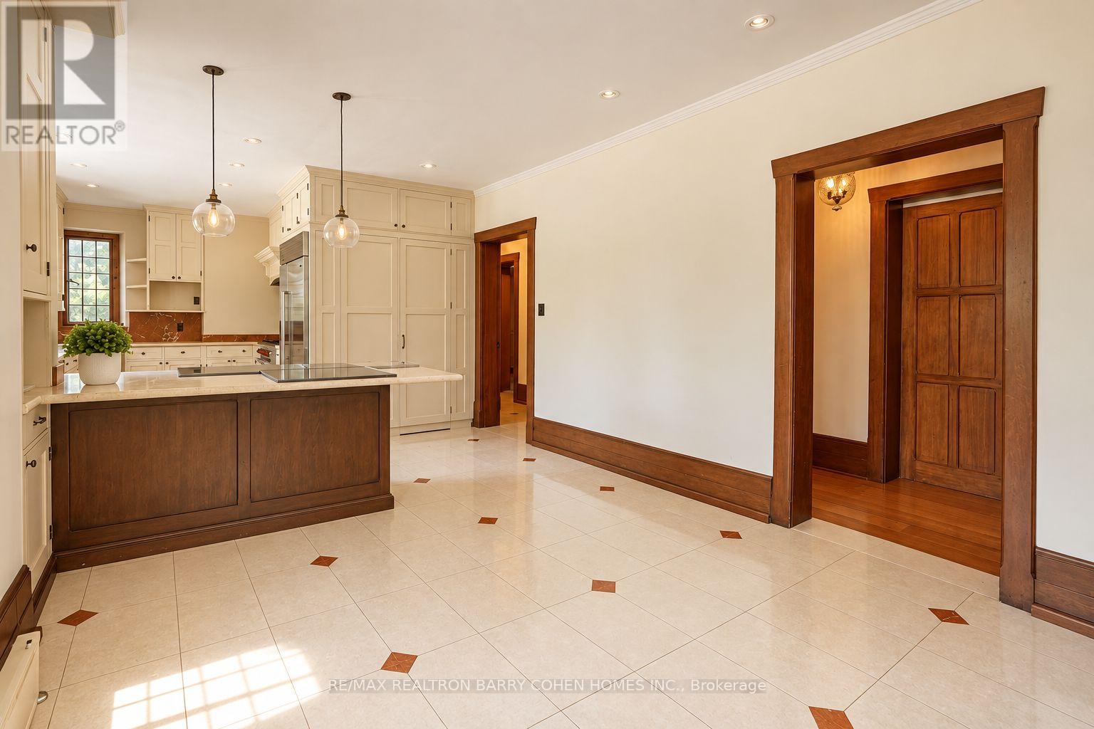 372 Old Yonge Street, Toronto, Ontario  M2P 1R4 - Photo 9 - C13779464