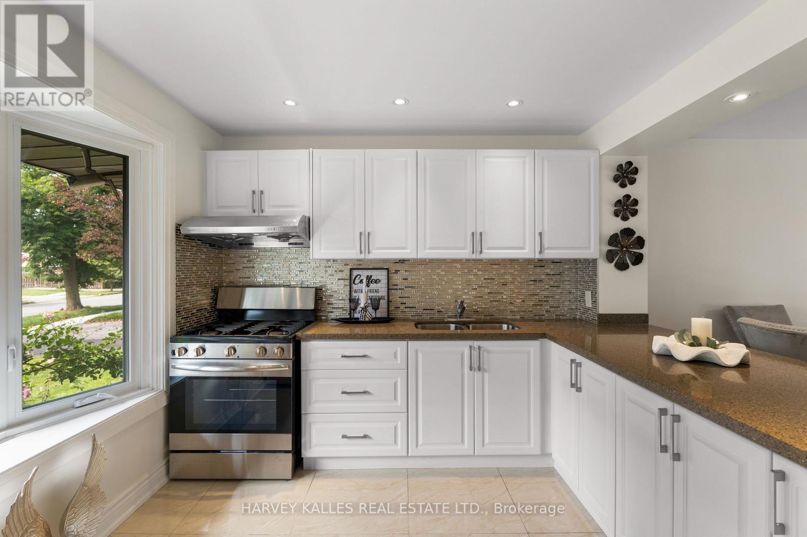 225 Hollyberry Trail, Toronto, Ontario  M2H 2P3 - Photo 13 - C13779480
