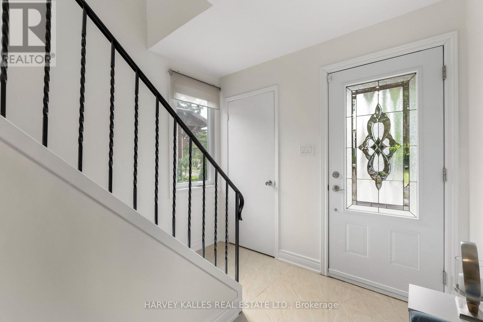 225 Hollyberry Trail, Toronto, Ontario  M2H 2P3 - Photo 9 - C13779480