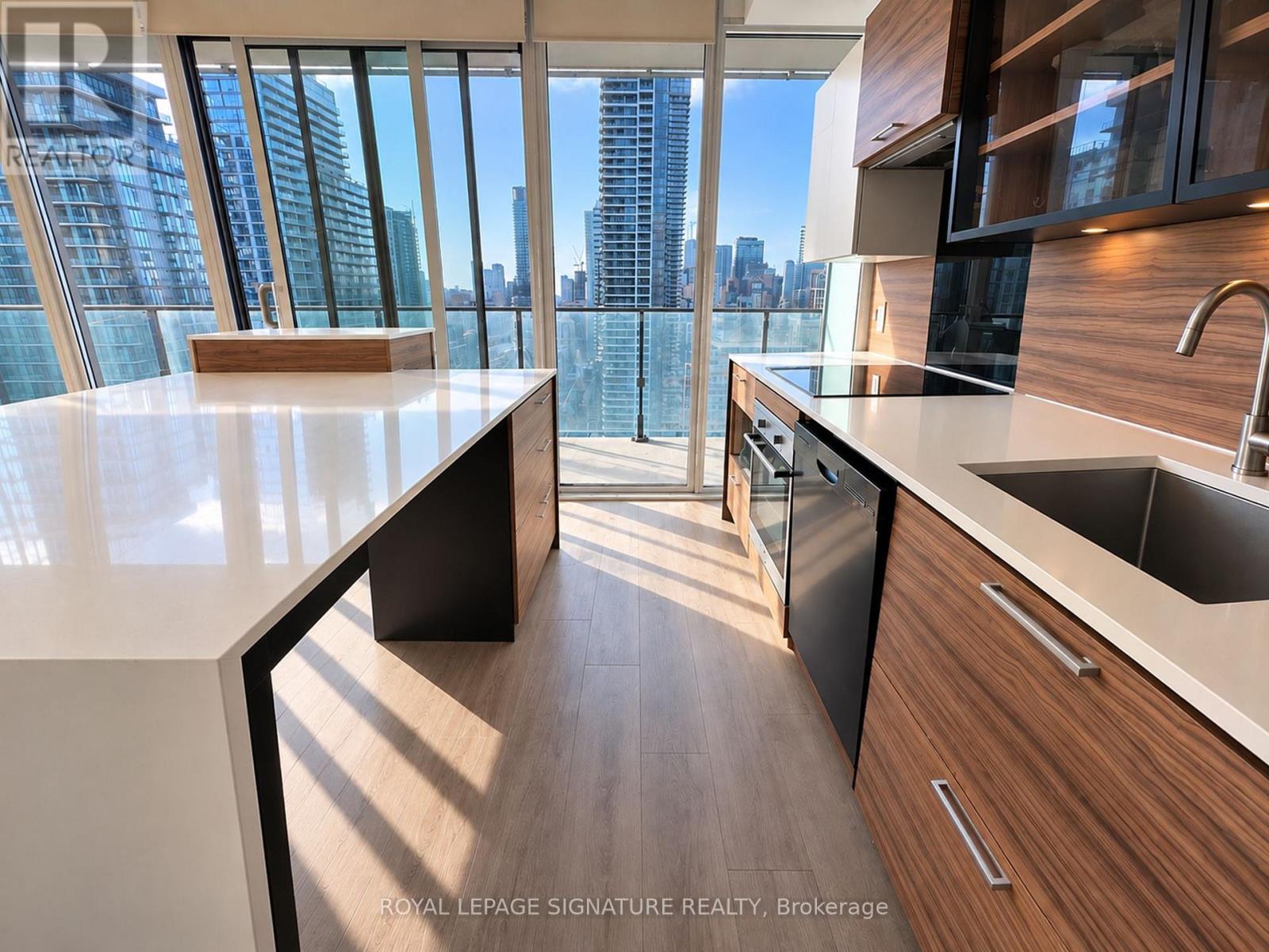 2502 - 75 St Nicholas Street, Toronto, Ontario  M4Y 0A5 - Photo 3 - C13779516
