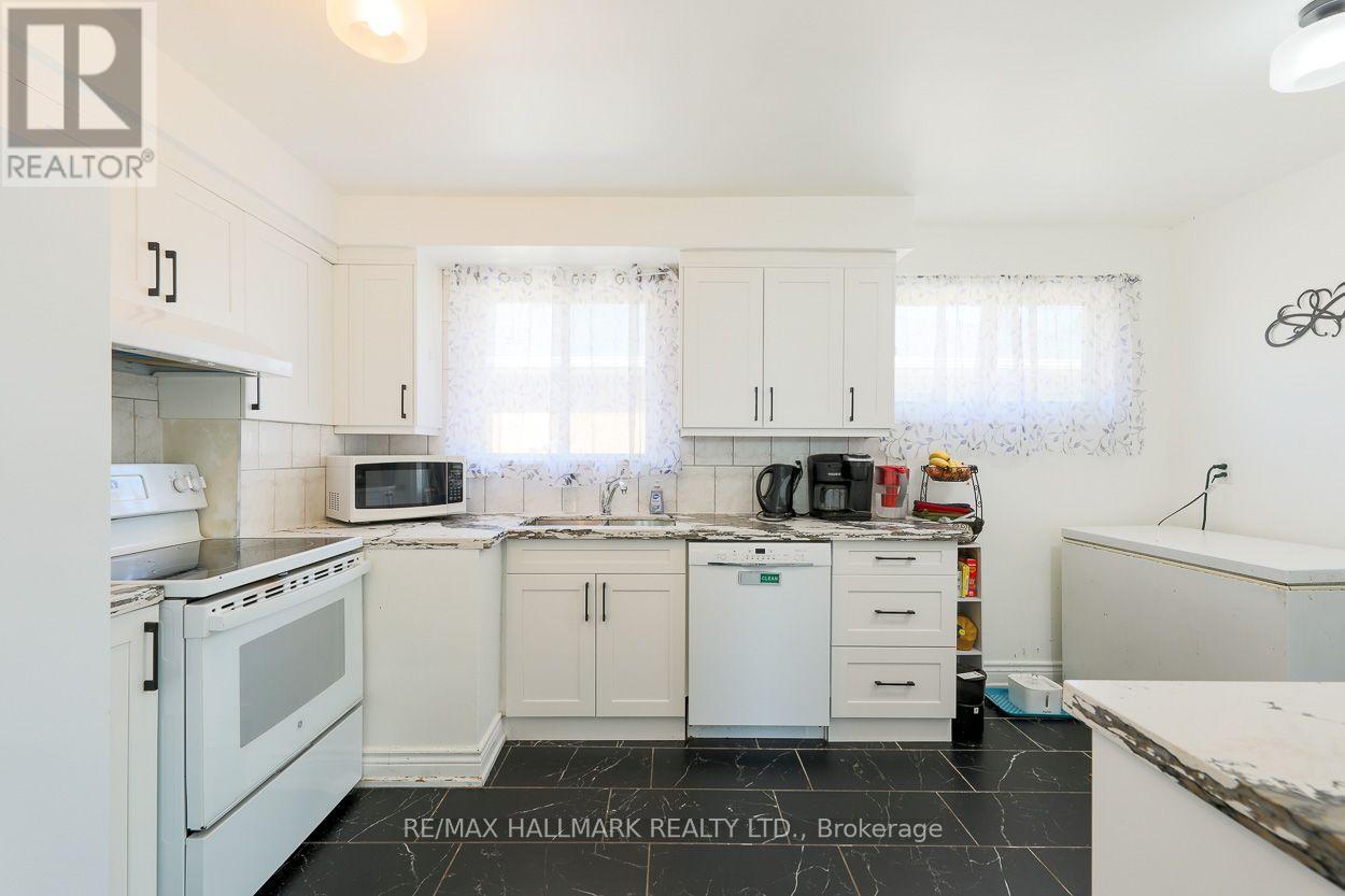 28 Fermoy Road, Toronto, Ontario  M1M 3J4 - Photo 14 - E13779502
