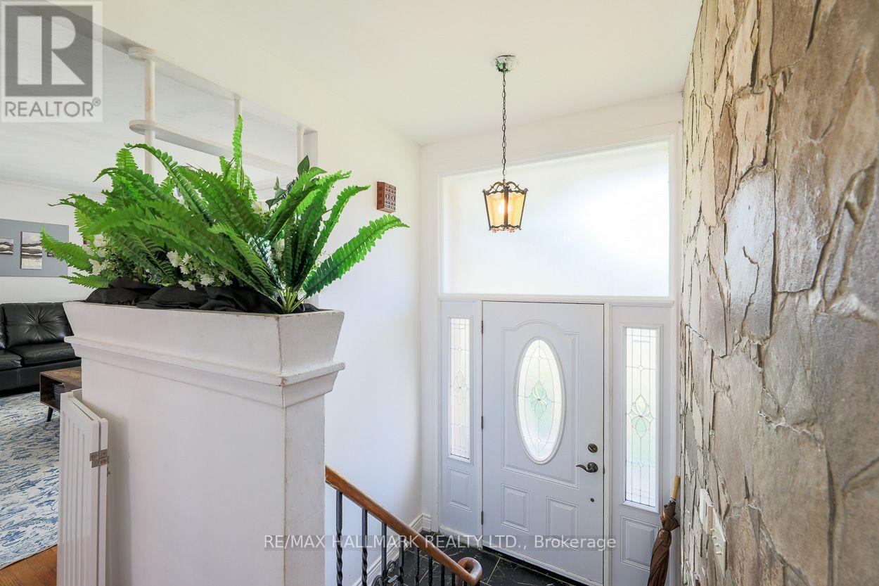 28 Fermoy Road, Toronto, Ontario  M1M 3J4 - Photo 4 - E13779502