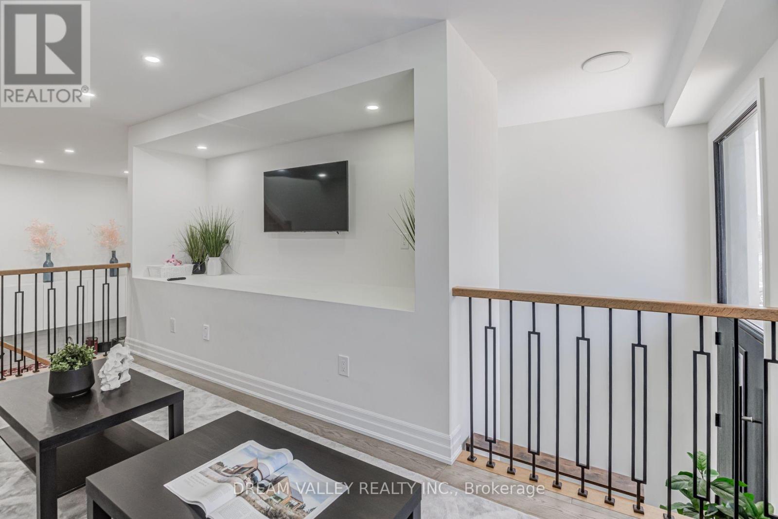 160 Byng Avenue, Toronto, Ontario  M1L 3P2 - Photo 19 - E13779514