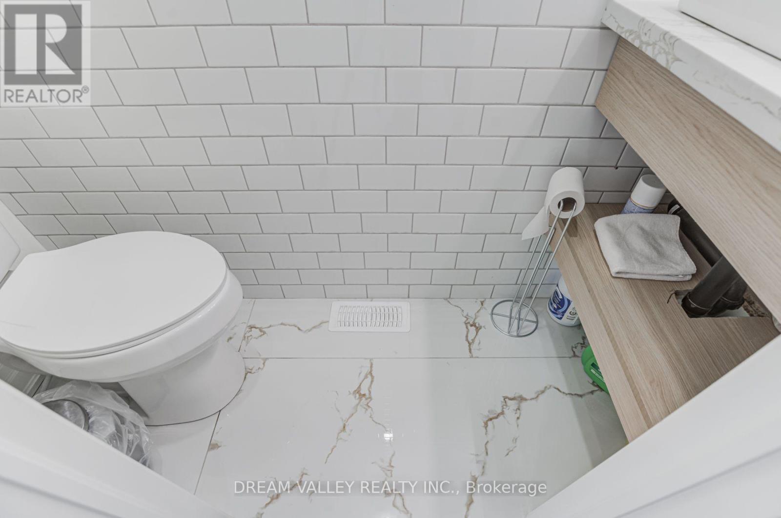 160 Byng Avenue, Toronto, Ontario  M1L 3P2 - Photo 22 - E13779514