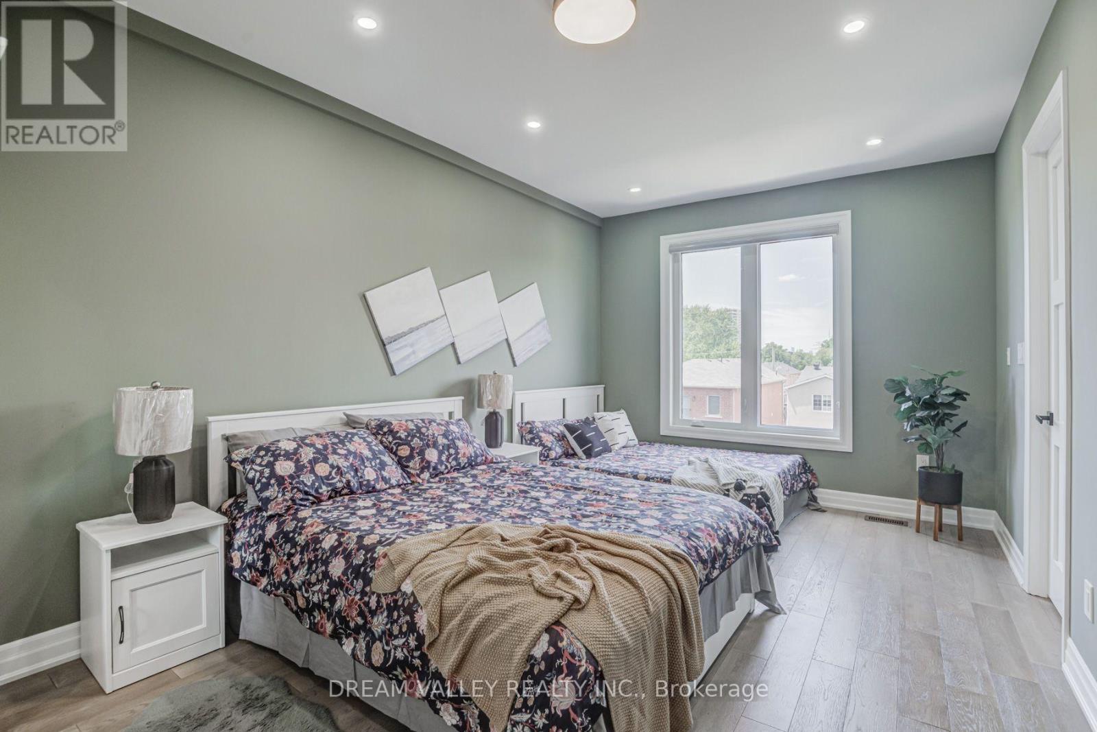 160 Byng Avenue, Toronto, Ontario  M1L 3P2 - Photo 24 - E13779514