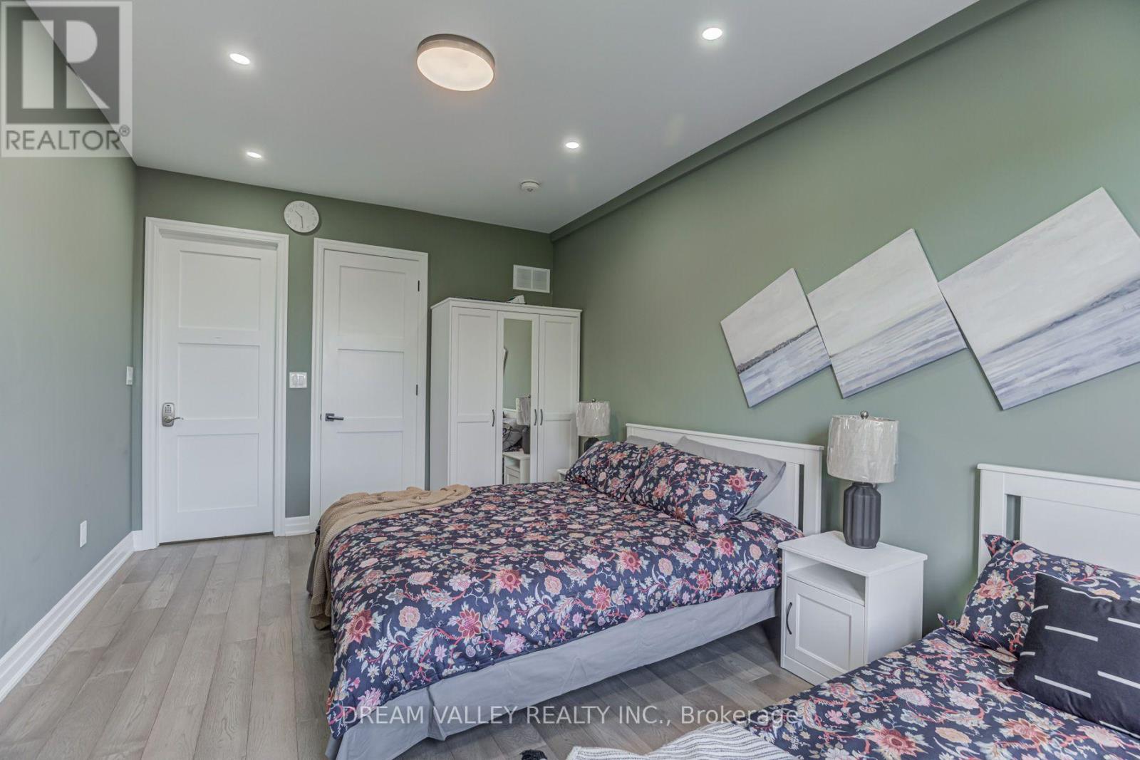 160 Byng Avenue, Toronto, Ontario  M1L 3P2 - Photo 25 - E13779514
