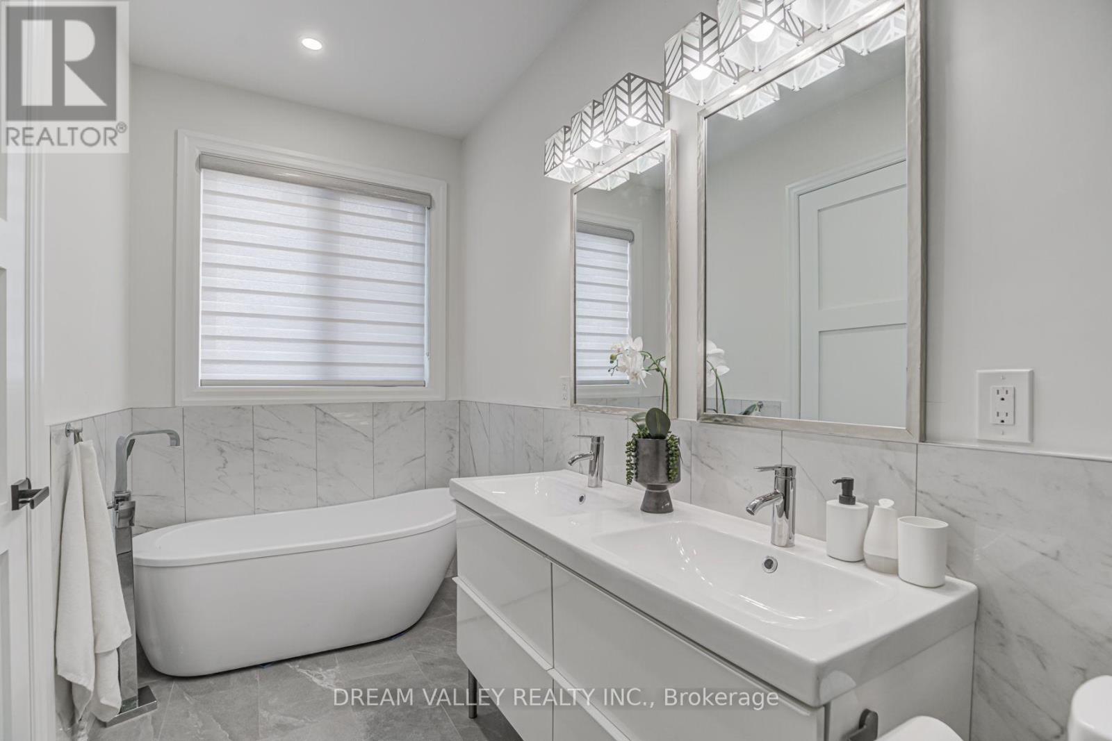 160 Byng Avenue, Toronto, Ontario  M1L 3P2 - Photo 28 - E13779514