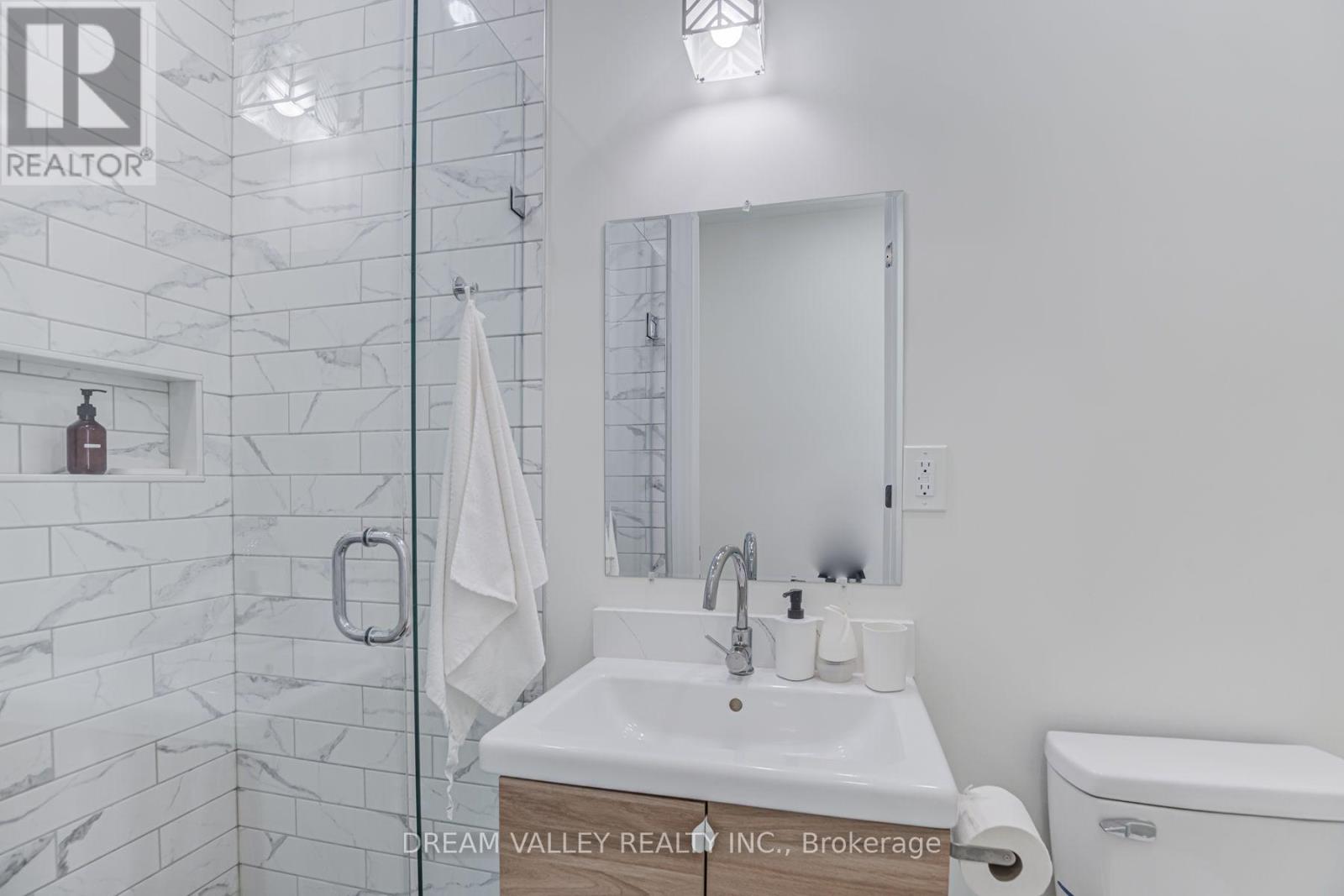 160 Byng Avenue, Toronto, Ontario  M1L 3P2 - Photo 36 - E13779514