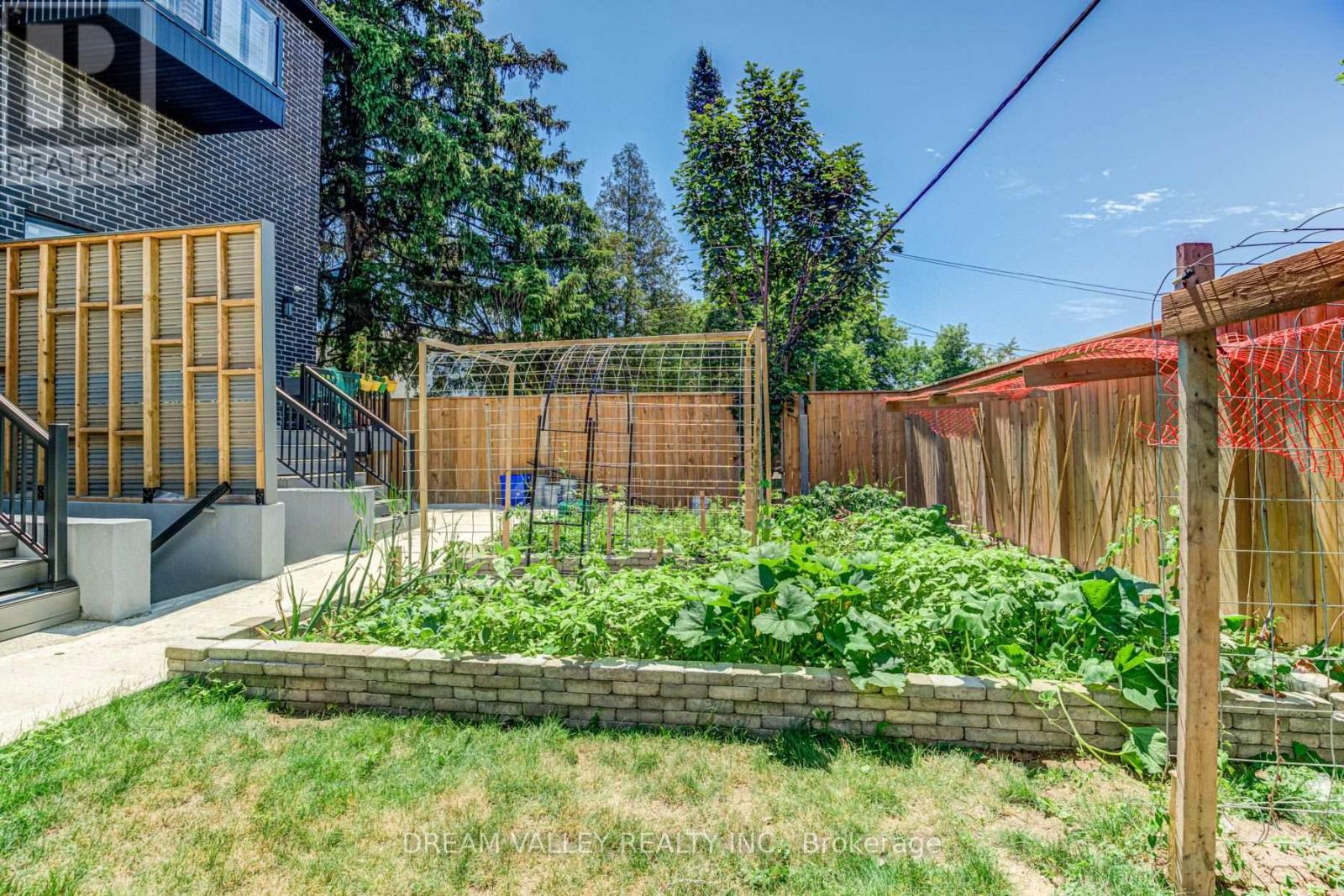 160 Byng Avenue, Toronto, Ontario  M1L 3P2 - Photo 39 - E13779514