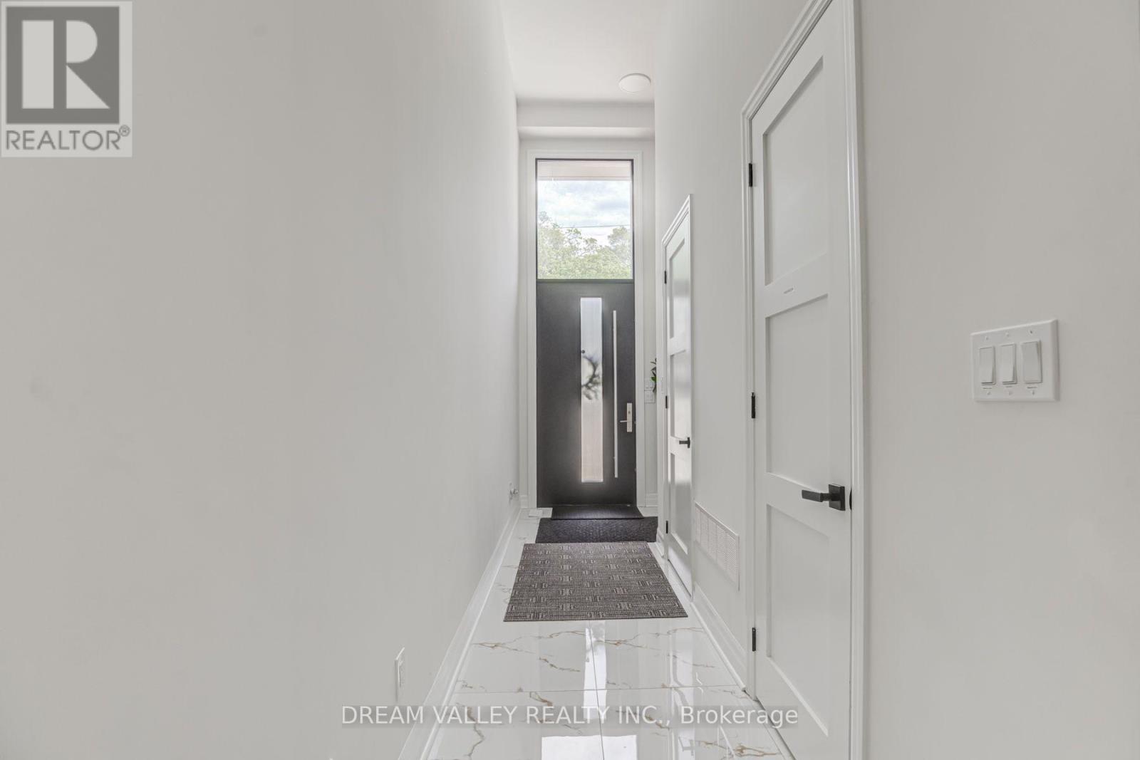 160 Byng Avenue, Toronto, Ontario  M1L 3P2 - Photo 7 - E13779514