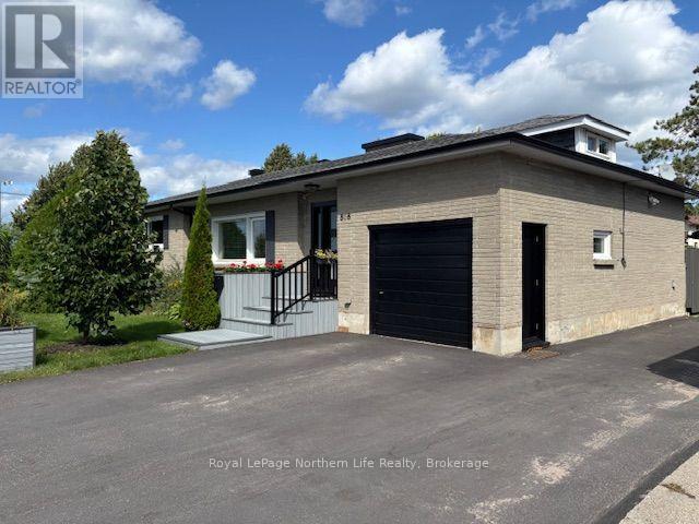 808 Queen Street, North Bay, Ontario  P1A 1T9 - Photo 1 - X13779468