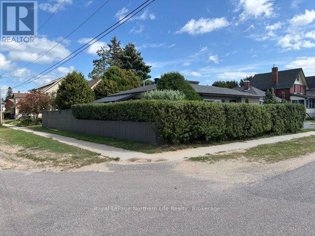 808 Queen Street, North Bay, Ontario  P1A 1T9 - Photo 6 - X13779468