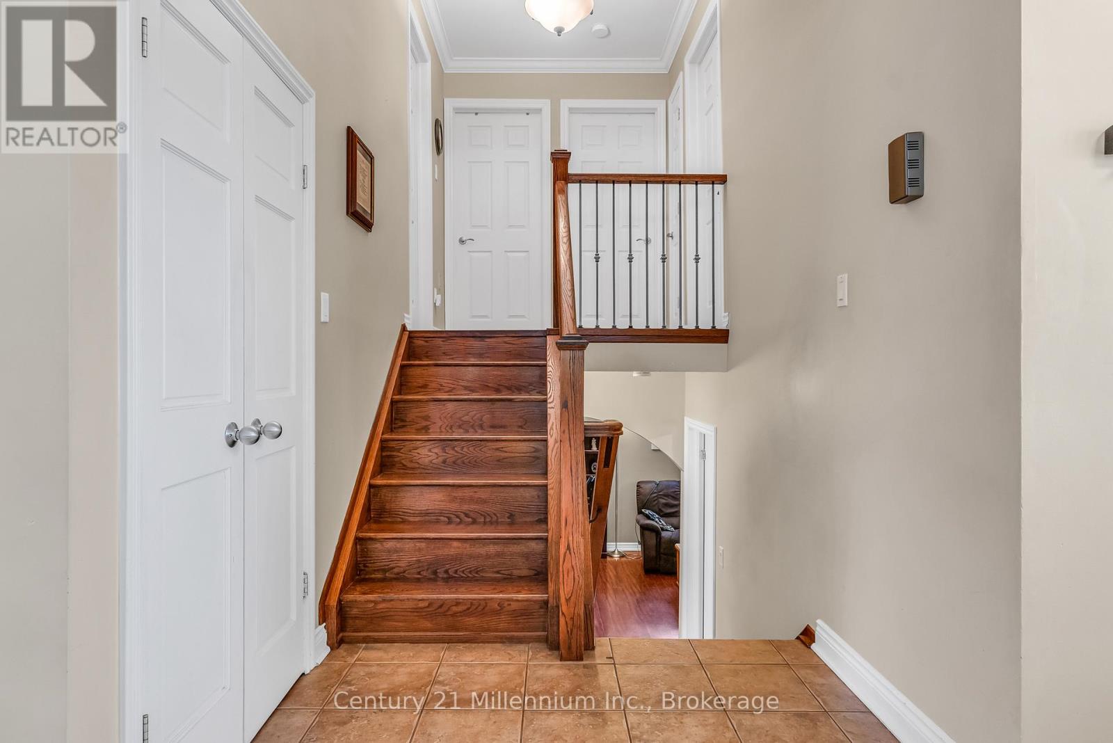Drive - 43 Stoddart Drive, Aurora, Ontario  L4G 2G2 - Photo 17 - N13779390