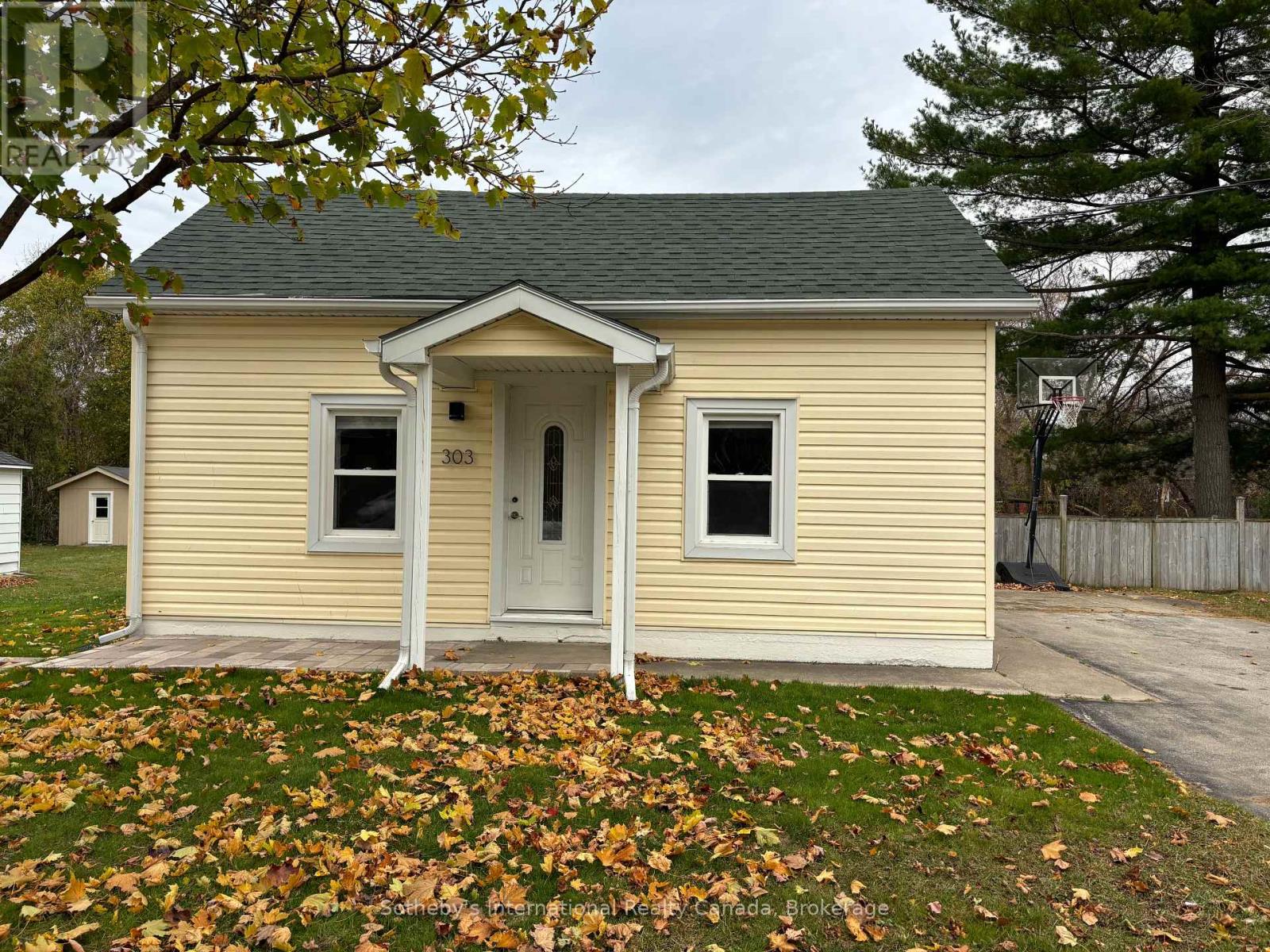 303 Oak Street, Collingwood, Ontario L9Y 2Y2 - Photo 1 - S13779352